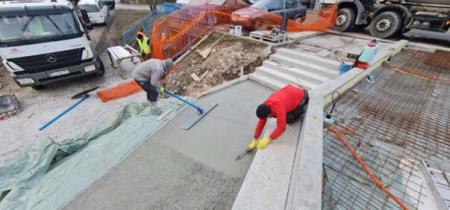 Ureditev trga pri glavni avtobusni postaji v Kamniku – postavitev skulpture mamut (3)